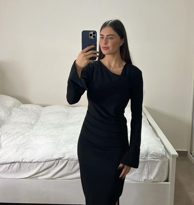 שמלה שחורה קלאסית הכי לאירוע הקרוב שלך🖤
